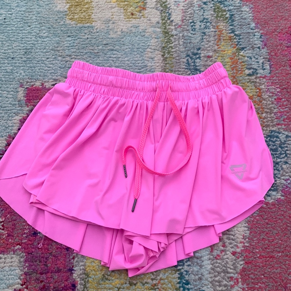super cute bright pink flowy shorts